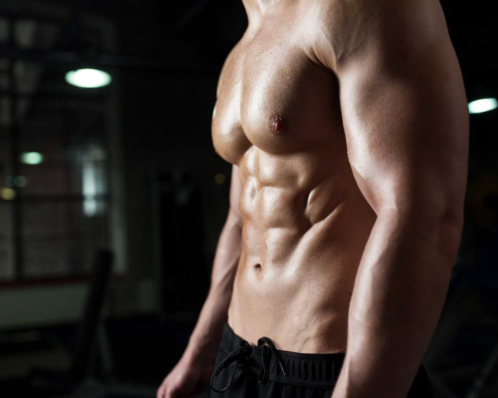close-up-of-male-body-or-bare-torso-in-gym-PC2C892_2000_1333